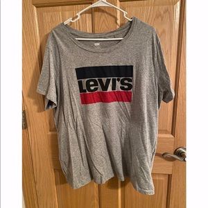 Levi’s Graphic Tee